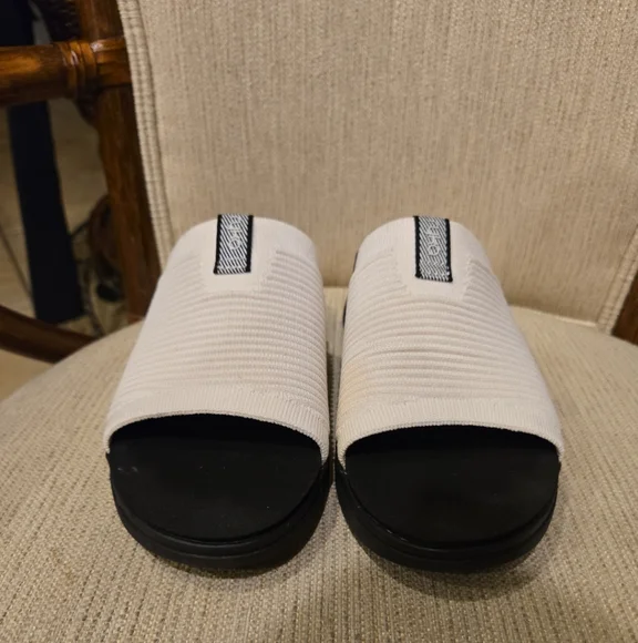 Ryka Epic Slide Sandals New Floor Model White & Black Size 7M - Picture 8 of 10